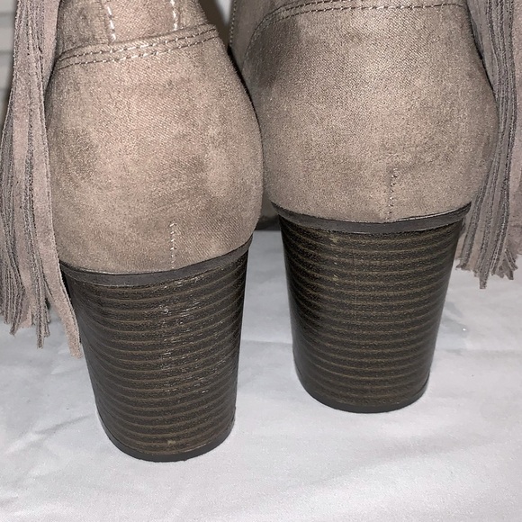 Madden Girl Taupe Booties with fringe women’s Size 9